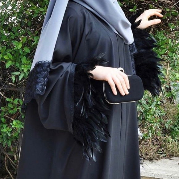 Abaya - Picture 1 of 2